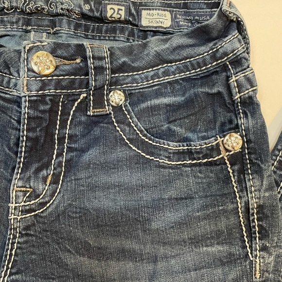 Miss Me Skinny Jeans MID RISE Stones Silver Details on Front and Back Pockets. - Picture 16 of 16